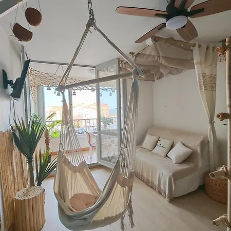 Les Cocotiers Vue 250 M De