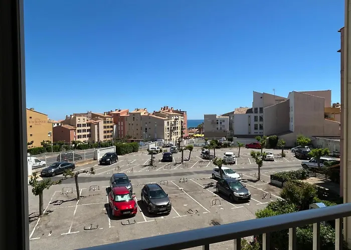 Les Cocotiers Vue 250 M De