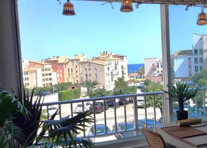 Les Cocotiers Vue 250 M De Appartement Agde